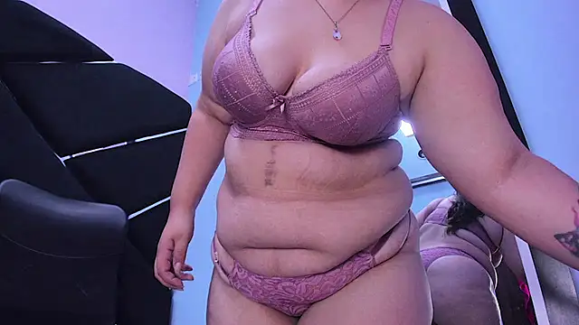 MiaRouss69 online show from March 21, 2026, 8:23 pm