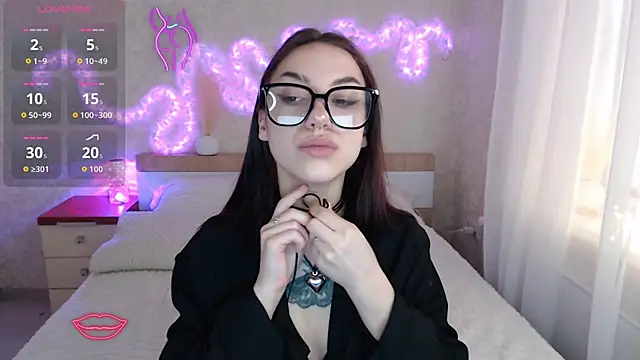 TianaHot777 online show from February 12, 2026, 12:33 pm