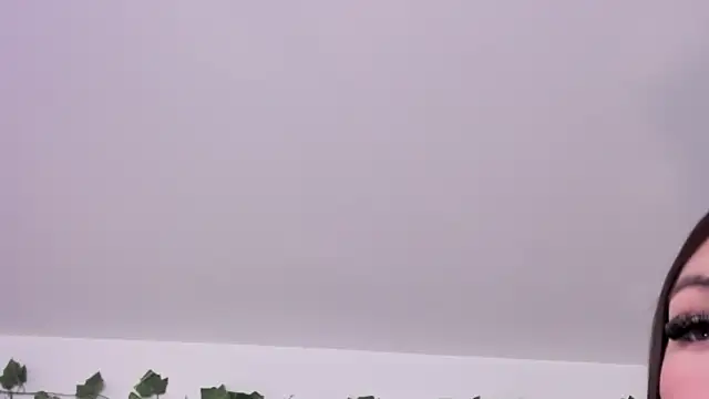 lizz lunna online show from March 13, 2026, 9:54 pm