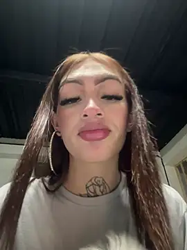 Snapshot of lizz_lunna chatting on May 27, 2026, 2:19 am lizz lunna online show from May 27, 2026, 2:19 am