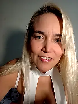 Allezzafox online show from January 12, 2026, 11:10 pm