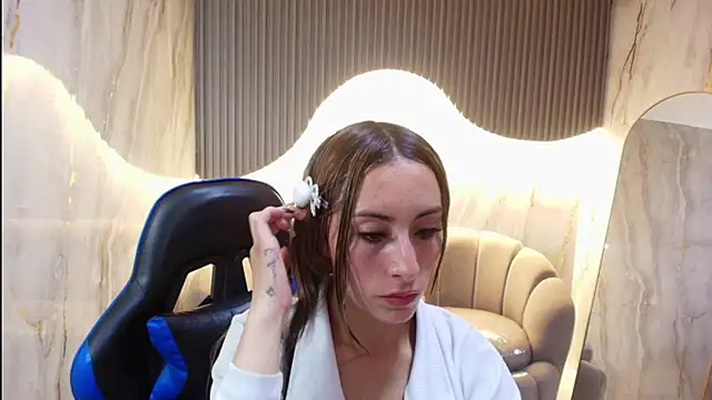 katalina r  online show from February 22, 2026, 3:07 am