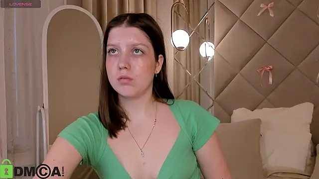 Casandra Joness online show from April 7, 2026, 4:24 am