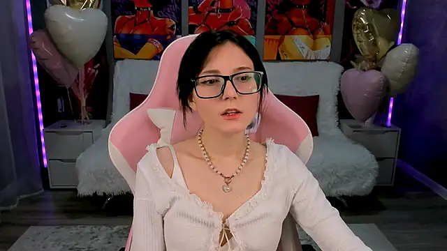 Snapshot of KikaOsterman chatting on February 18, 2026, 1:07 pm KikaOsterman online show from February 18, 2026, 1:07 pm