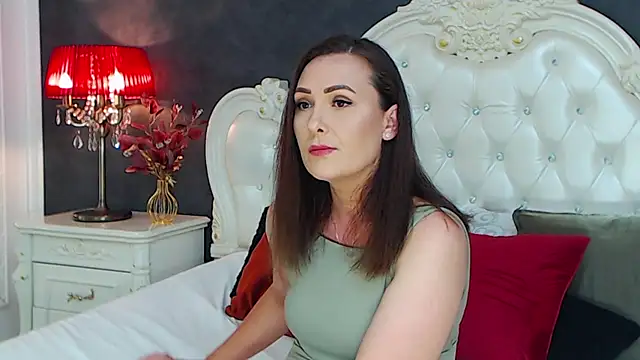 VeraNoir online show from July 31, 2026, 12:48 pm