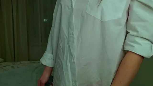 Snapshot of _Blueberries_ chatting on February 17, 2026, 6:25 pm Blueberries online show from February 17, 2026, 6:25 pm