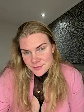 SexyBlondJoanna online show from February 21, 2026, 5:58 pm