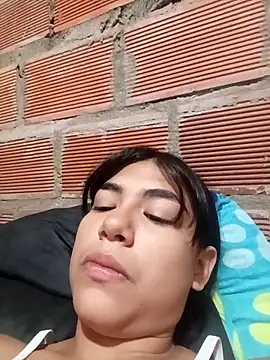 triana-hot18 online show from February 5, 2026, 12:32 pm