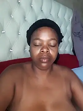 Snapshot of bigboobylicious chatting on February 6, 2026, 10:29 am bigboobylicious online show from February 6, 2026, 10:29 am