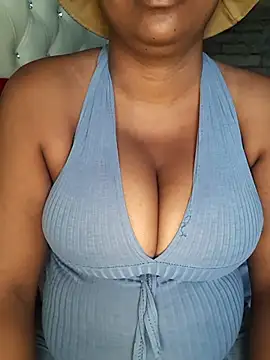 Snapshot of bigboobylicious chatting on March 30, 2026, 6:58 am bigboobylicious online show from March 30, 2026, 6:58 am