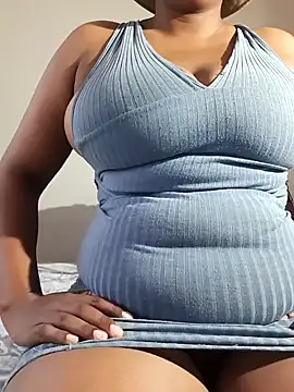 Snapshot of bigboobylicious chatting on June 1, 2026, 1:35 pm bigboobylicious online show from June 1, 2026, 1:35 pm