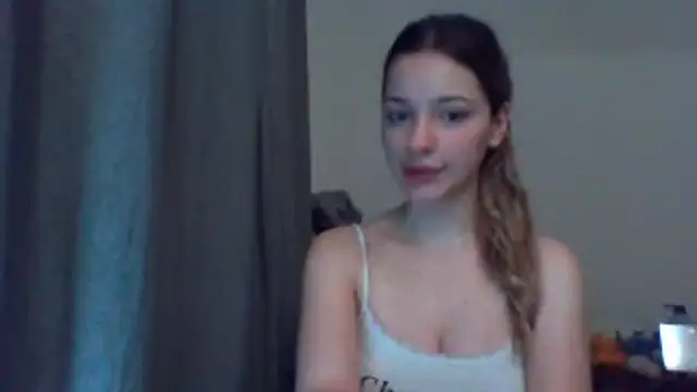 EvelineMagnetic online show from June 15, 2026, 8:33 pm
