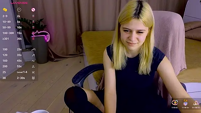 ApheliaStar online show from February 4, 2026, 4:02 pm