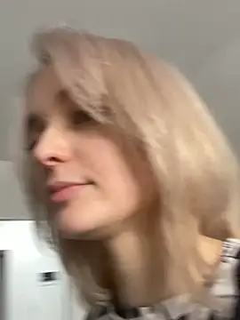 Snapshot of aka_Blonde chatting on January 12, 2026, 5:56 am aka Blonde online show from January 12, 2026, 5:56 am