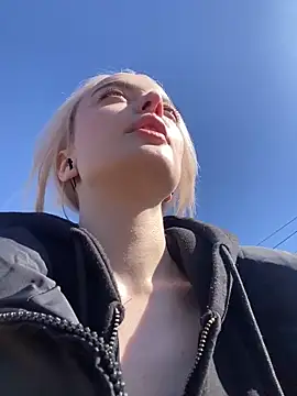 aka Blonde online show from April 7, 2026, 5:41 am