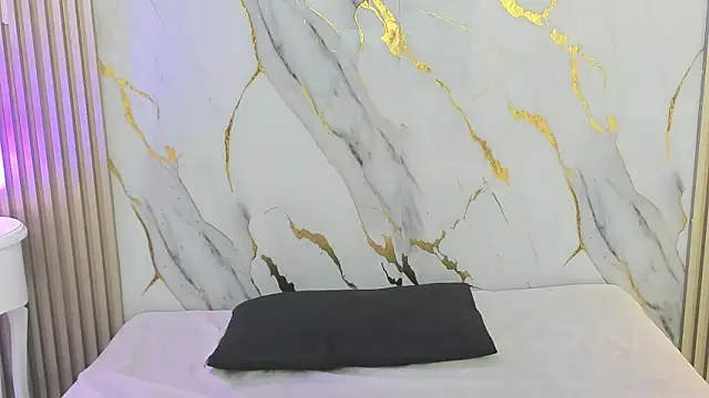 LaxiZoe online show from March 3, 2026, 8:59 pm