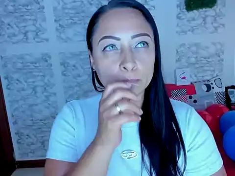 XXXStephanie XXX online show from April 8, 2026, 8:53 pm