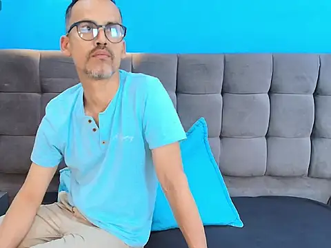 Oswalldo   online show from April 2, 2026, 11:19 am