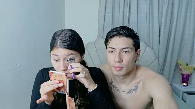 Snapshot of ScarlettAndLucas chatting on May 28, 2026, 11:35 pm ScarlettAndLucas online show from May 28, 2026, 11:35 pm