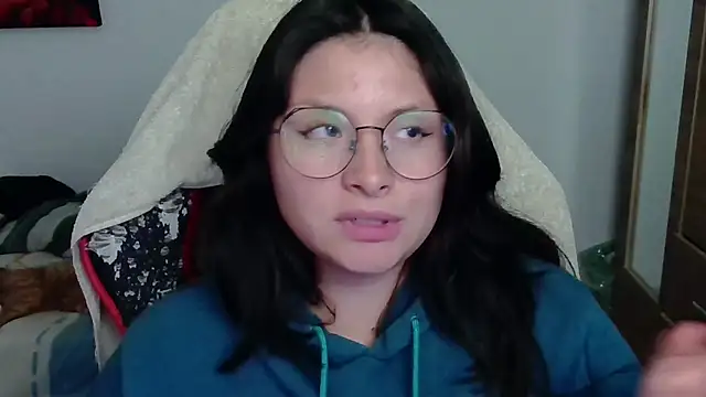 yessica gomez01 online show from May 19, 2026, 1:56 am