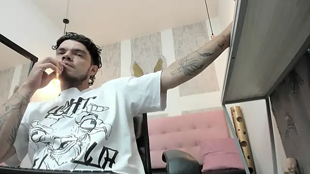 Enzo Turner online show from January 11, 2026, 3:33 am