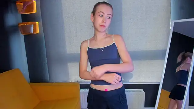 Moon Silk online show from February 6, 2026, 8:07 am