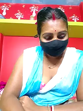 Snapshot of arushi_bb chatting on April 18, 2026, 6:23 pm arushi bb online show from April 18, 2026, 6:23 pm