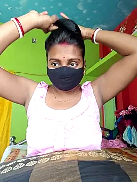 Snapshot of arushi_bb chatting on May 2, 2026, 3:33 am arushi bb online show from May 2, 2026, 3:33 am