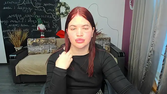 Snapshot of Secret_Emma chatting on January 11, 2026, 12:43 pm Secret Emma online show from January 11, 2026, 12:43 pm