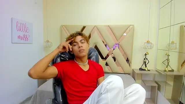 Anyelo Twink online show from February 19, 2026, 8:05 pm