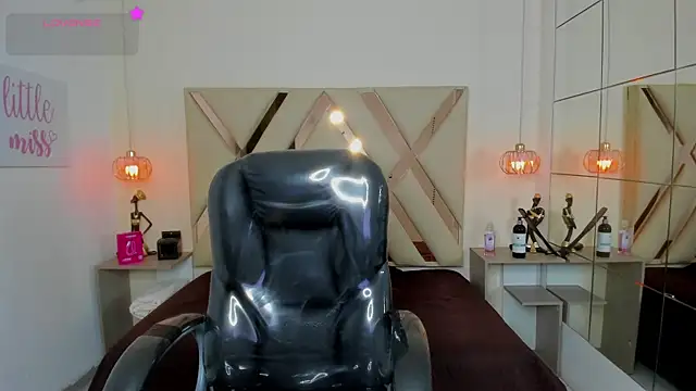 Anyelo Twink online show from June 15, 2026, 4:47 am
