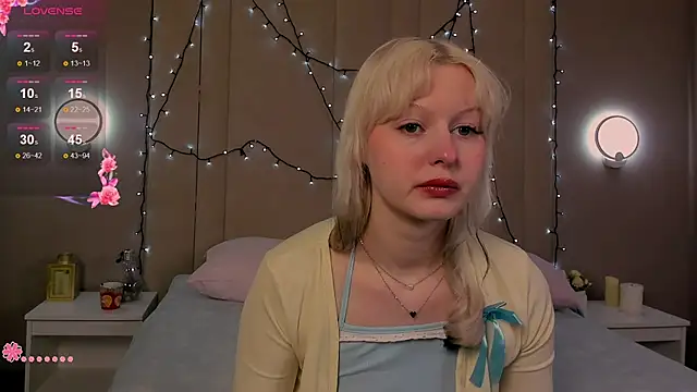 AdeleSilvy online show from March 17, 2026, 1:54 am