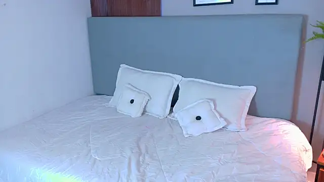 Snapshot of zarah_queen chatting on February 14, 2026, 3:47 am zarah queen online show from February 14, 2026, 3:47 am