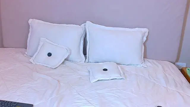 Snapshot of zarah_queen chatting on February 22, 2026, 3:18 am zarah queen online show from February 22, 2026, 3:18 am