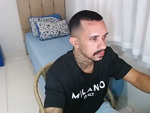 lipegonzalezz online show from February 26, 2026, 2:16 pm