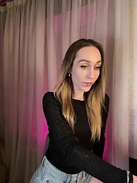 AnesaKis online show from March 19, 2026, 2:04 am