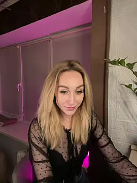 AnesaKis online show from April 12, 2026, 10:15 pm