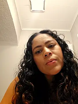 Snapshot of _Zhamira chatting on March 1, 2026, 4:42 pm Zhamira online show from March 1, 2026, 4:42 pm