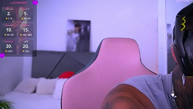 goldenatlasX online show from April 30, 2026, 7:09 pm