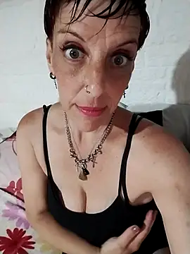 Juguetonafogosa5 online show from February 4, 2026, 10:47 pm