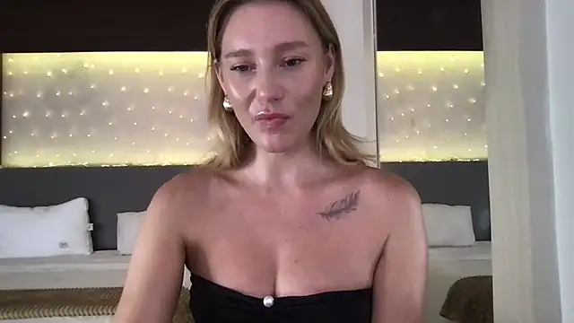 Stella muse online show from March 18, 2026, 4:59 am