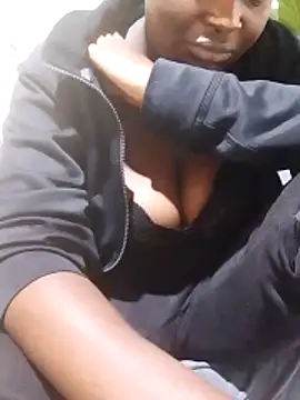 kiss-my-boobs online show from April 28, 2026, 11:37 am