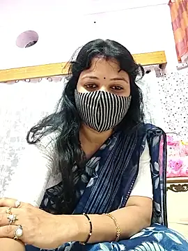 Priyaji7575 online show from February 13, 2026, 5:47 am