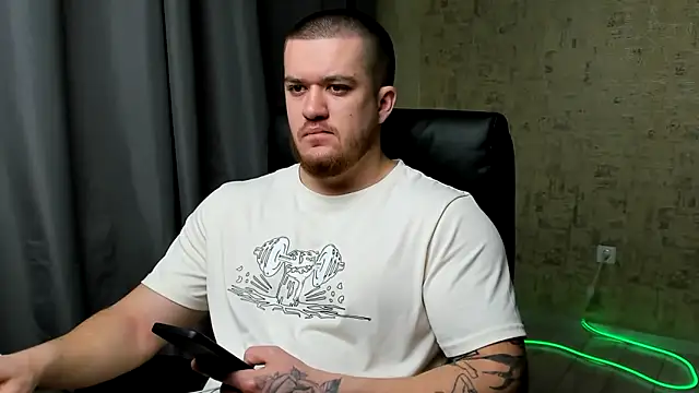 Snapshot of Well_boy chatting on February 12, 2026, 8:15 pm Well boy online show from February 12, 2026, 8:15 pm