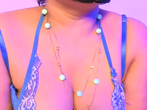 Melina 38 online show from January 14, 2026, 3:06 pm