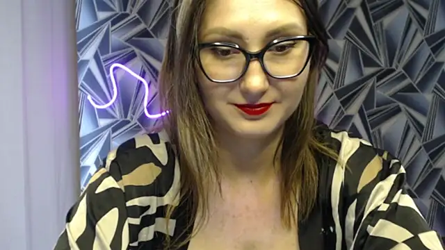 NikkiKiss    online show from May 16, 2026, 12:07 am