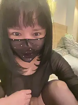 Mia-zhan online show from February 2, 2026, 12:20 am