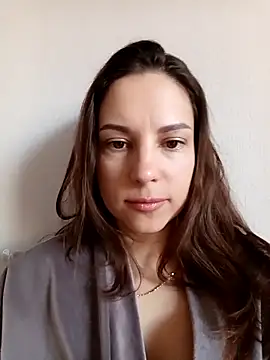 She-Moon online show from April 19, 2026, 6:13 am