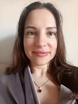 She-Moon online show from May 17, 2026, 5:27 am