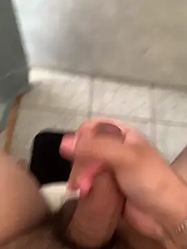 jhon01605 online show from March 19, 2026, 5:06 pm